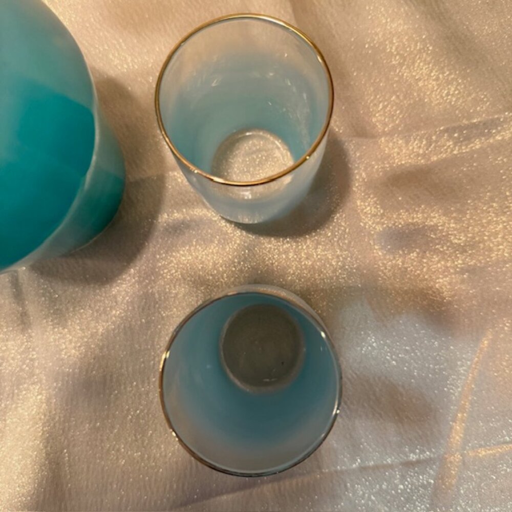 Vintage Blendo Glass Pitcher & 2 glasses - Frosted Turquoise w/ Gold Trim - Picture 8 of 15